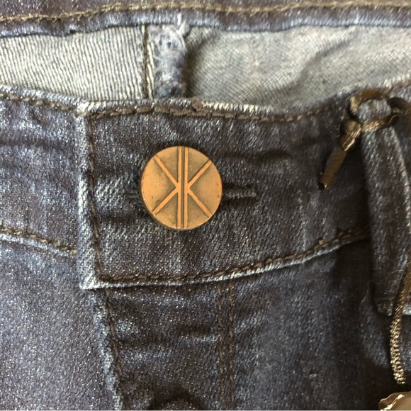 Khloe Kardahian Premium Denim. Dark Wash Curvy Slim Bootcut. Size 10 - Picture 6 of 11